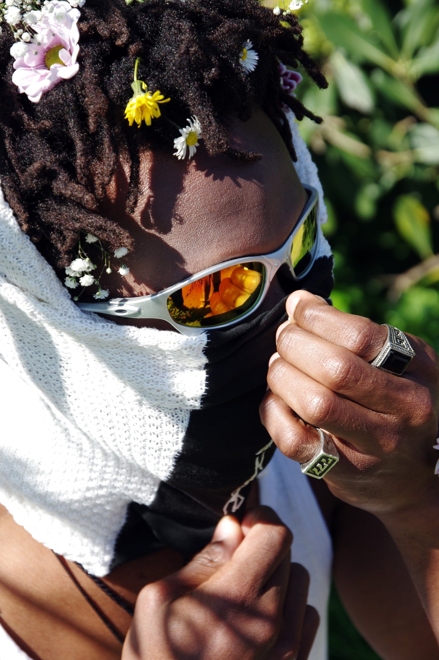 NECK GAITER/HEADBAND BLACK ROSES