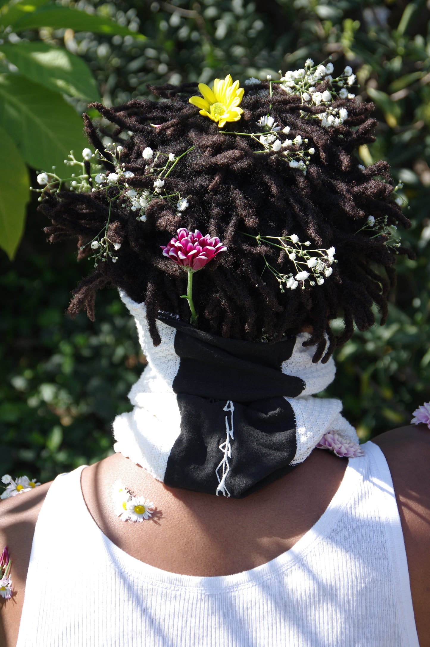 NECK GAITER/HEADBAND BLACK ROSES